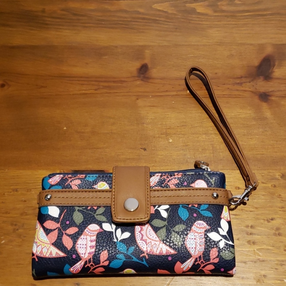Relic wristlet